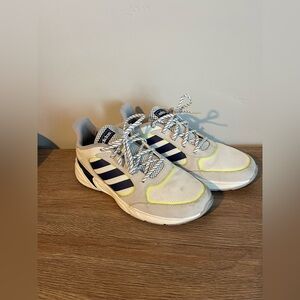 Adidas Men’s 90 Valasion Sneakers